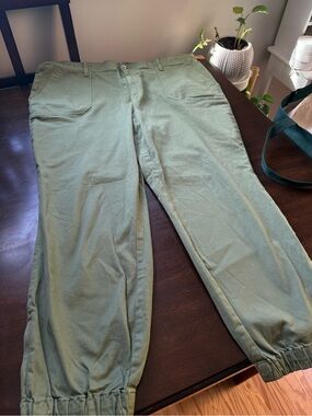 Women's Casual Olive Green Zipper Jogger Jeans